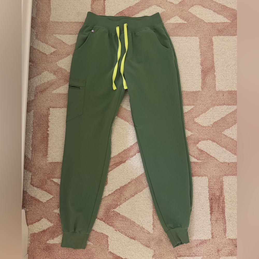 Figs Fern Jogger Scrub Pants